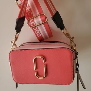 like new Marc Jacobs The Snapshot Crossbody Bag